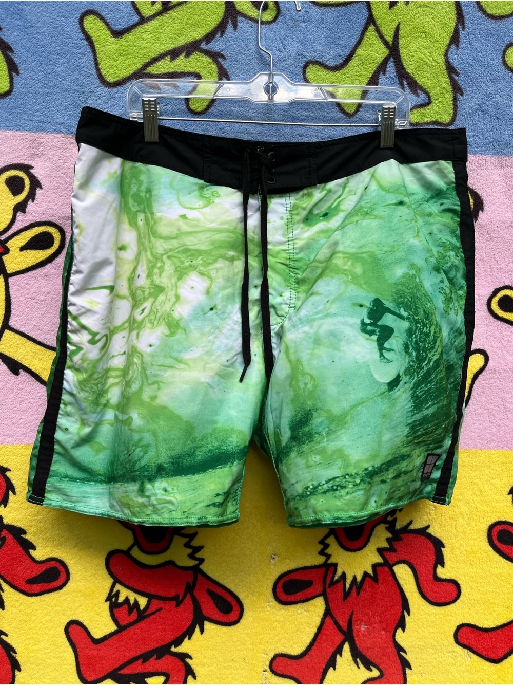 Garage Artists Series Peter Crawford / gorrow Insight pro model board shorts
